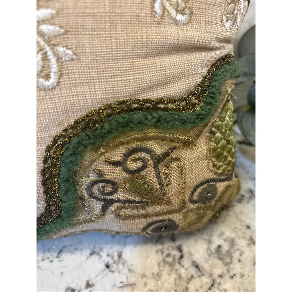 Pier 1 Imports Beaded Embroidered Ornaments Snowflakes Throw Pillow Christmas‎
